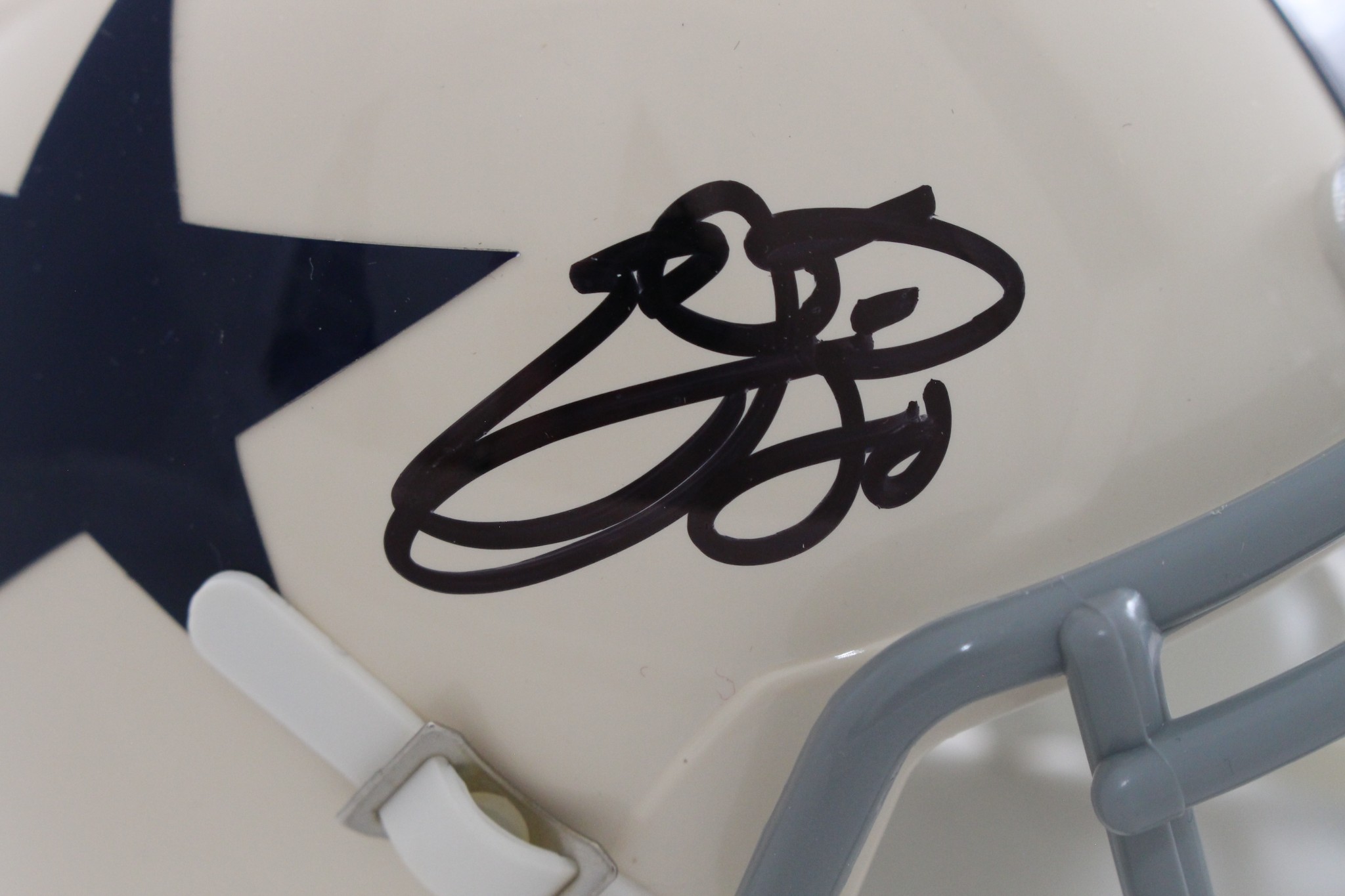 Emmitt Smith Signed Dallas Cowboys Retro Mini Helmet Beckett Witnessed 57536 4 Emmitt Smith Signed Dallas Cowboys Retro Mini Helmet Beckett Witnessed 57536