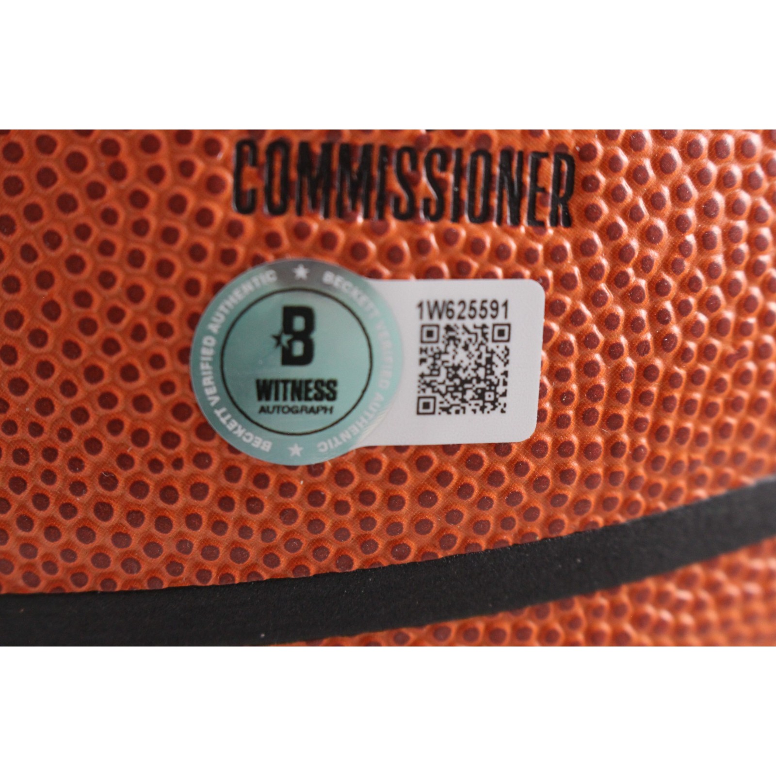 David Thompson Autographed Denver Nuggets Wilson Basketball HOF 96 Beckett Witness 55473