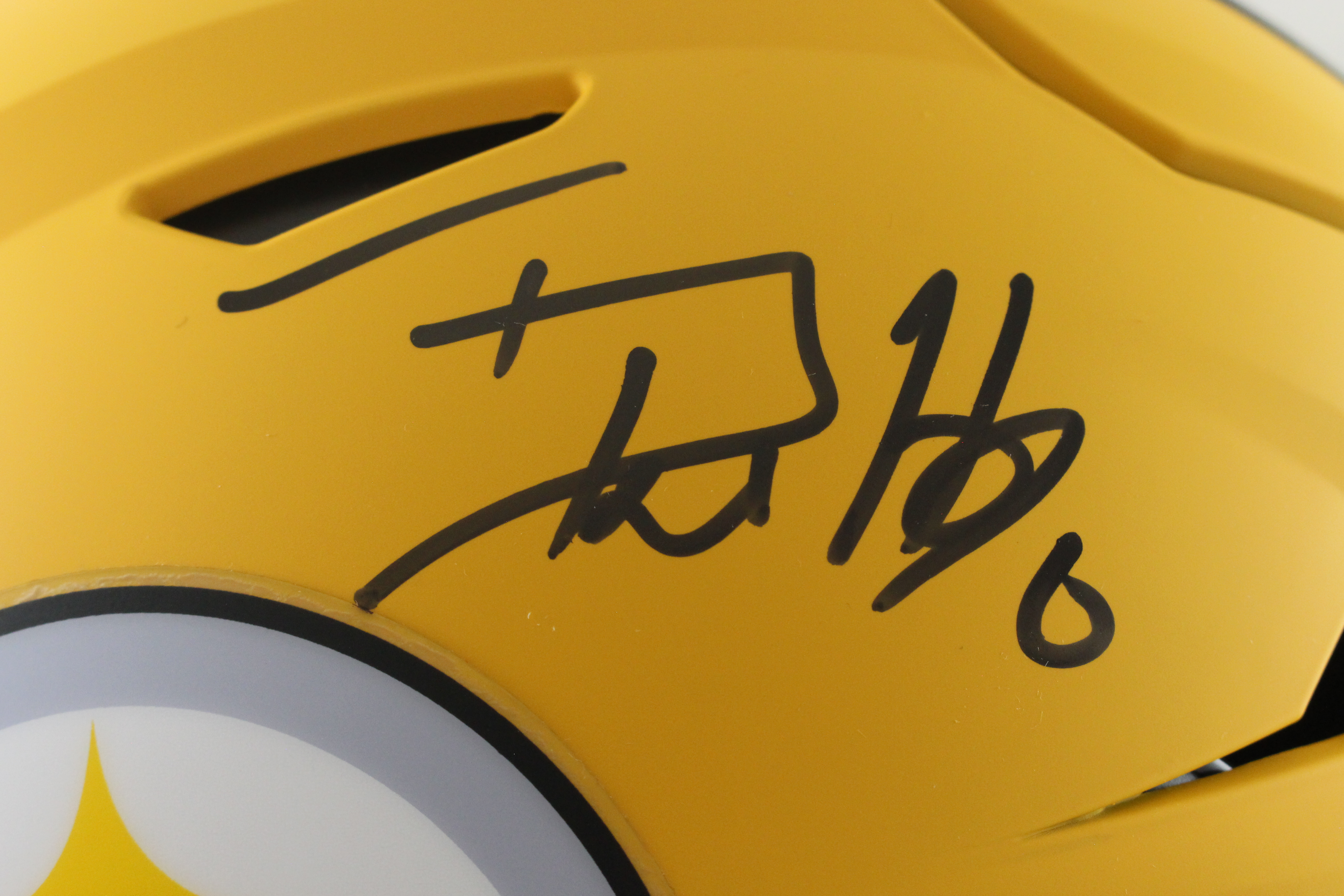 TJ Watt Autographed Pittsburgh Steelers SpeedFlex 25 Alt Helmet Beckett W 56189