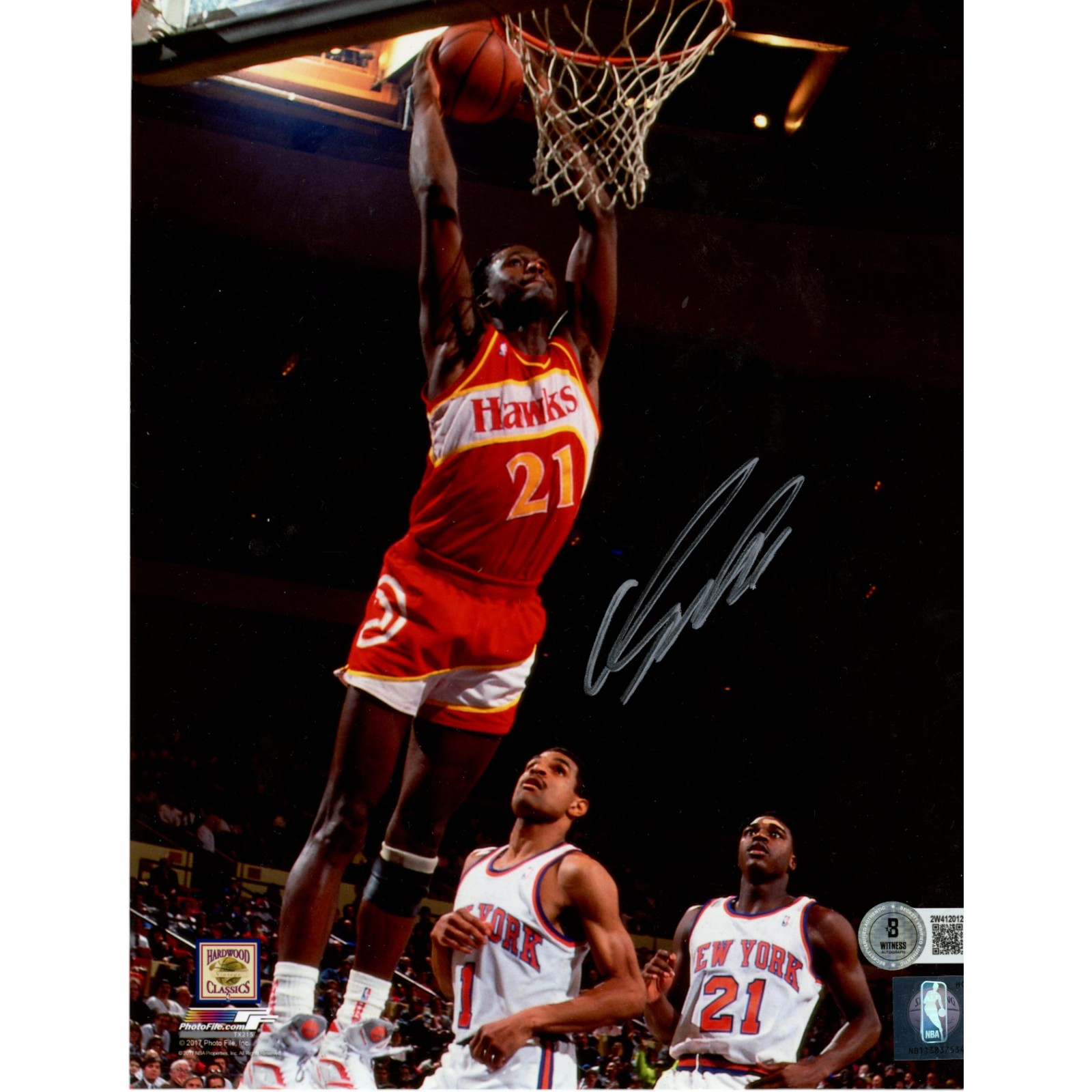 Dominique Wilkins Autographed Atlanta Hawks 8x10 Photo Beckett Witness 49733